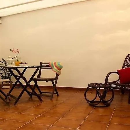 Apartamento Con Jardín Y Piscina B *